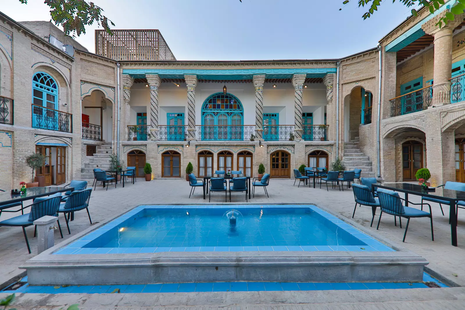 Alibaba https://cdn.alibaba.ir/ostorage/hotel-accommodation-images/69204006a1e6f83605b7eb26_محوطه (1).webp